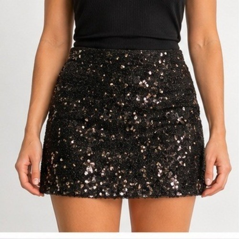 Francesca's Rosebud Mini Skirt MED Black Gold Sequin NWT Holiday Party Glam